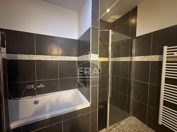 A VENDRE 83170 TOURVES MAISON DE VILLAGE TYPE 5 DE 120 M² AVEC LOCAL COMMERCIAL