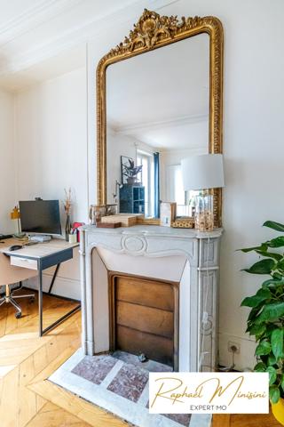 Paris (75004) Appartement trois pièces de 58 m2 à deux pas de l'île Saint-Louis