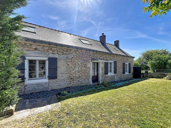 Maison à vendre de 81m2, deux chambres, dépendances et terrain clos de 800m2