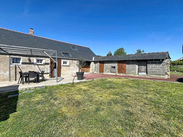 Maison à vendre de 81m2, deux chambres, dépendances et terrain clos de 800m2