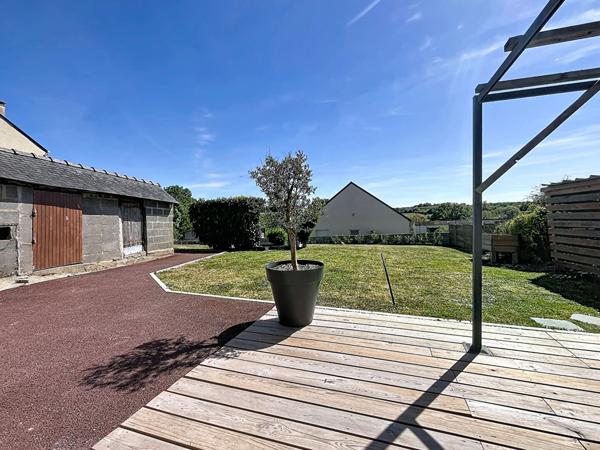 Maison à vendre de 81m2, deux chambres, dépendances et terrain clos de 800m2
