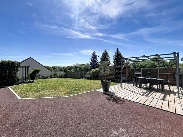 Maison à vendre de 81m2, deux chambres, dépendances et terrain clos de 800m2