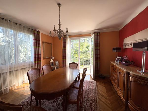 Maison 5 pièce(s) 3 chambre(s) 180 m²