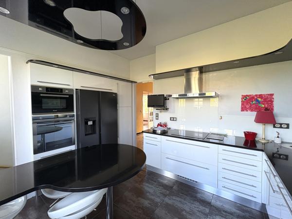 Maison 5 pièce(s) 3 chambre(s) 180 m²