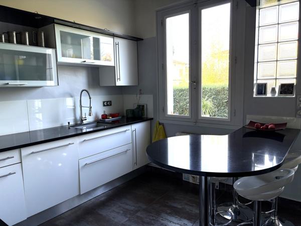 Maison 5 pièce(s) 3 chambre(s) 180 m²