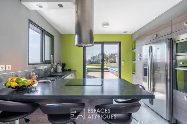 Maison contemporaine sur les hauteurs de Anse avec vue imprenable sur la chaine des Alpes