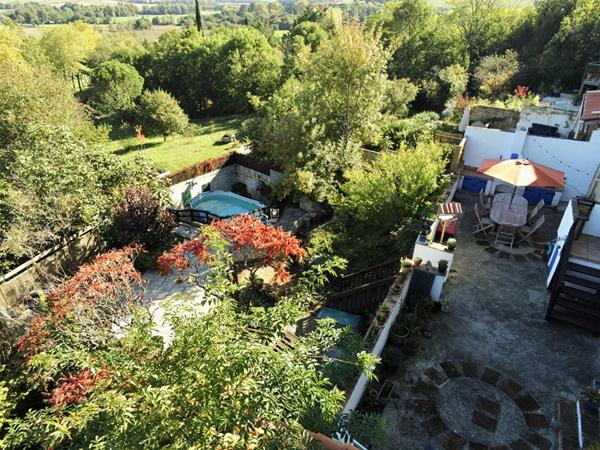 PLAIGNE : MAISON RENOVEE AVEC 4 CHAMBRES, JARDIN ET GARAGE