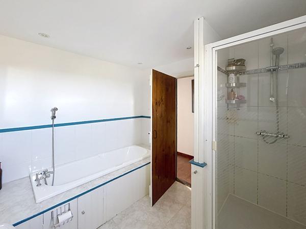 PLAIGNE : MAISON RENOVEE AVEC 4 CHAMBRES, JARDIN ET GARAGE