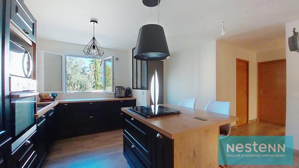 Istres, Maison 125m², type 4, 3 chambres, au calme absolu, atelier, garage, cave, véranda, terrasse et jardin