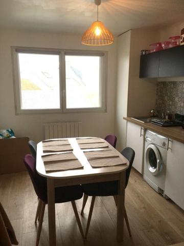 Immeuble Saint Sebastien Sur Loire : Commerce + 2 studios + colocation T4