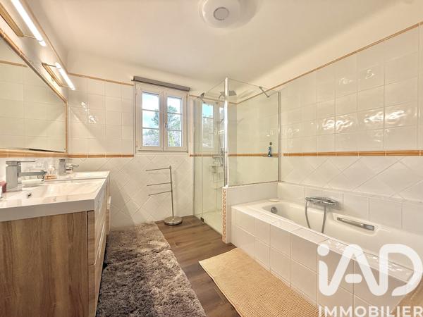 Maison à vendre 11 pièces 365 m² Mimet