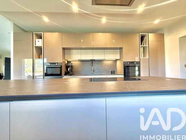 Maison à vendre 11 pièces 365 m² Mimet