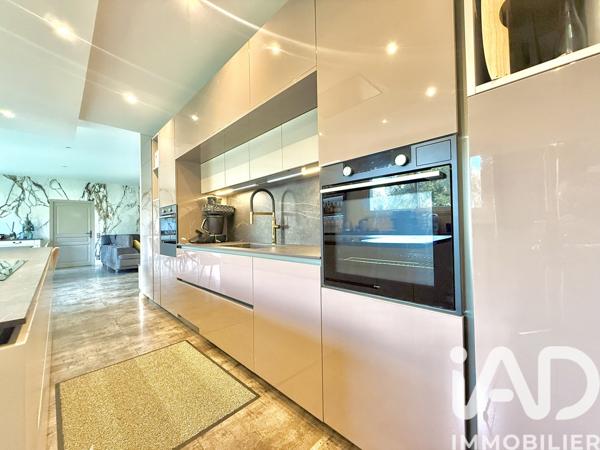 Maison à vendre 11 pièces 365 m² Mimet