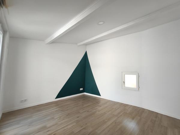 Clermont-l'Hérault (34800) Maison de Village rénovée en R+3 de 65m2 avec terrasse et grande cave