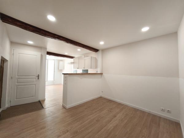 Clermont-l'Hérault (34800) Maison de Village rénovée en R+3 de 65m2 avec terrasse et grande cave