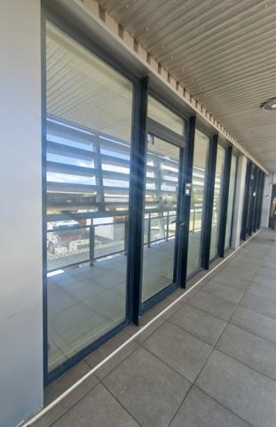 Baie-Mahault (97122) Bureaux modernes vitrés avec mezzanine – 128 m² de standing