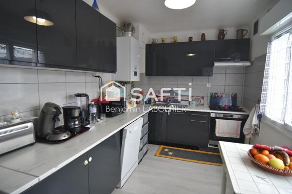 Immeuble de rapport avec garages et parking