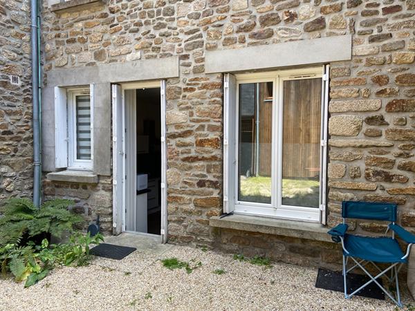 A VENDRE CHARMANT T2// CENTRE HISTORIQUE// COUR COMMUNE ET CAVE