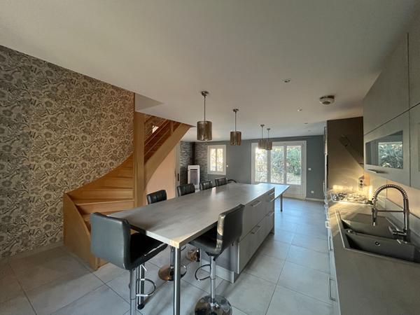 Maison 7 pièce(s) 144 m2