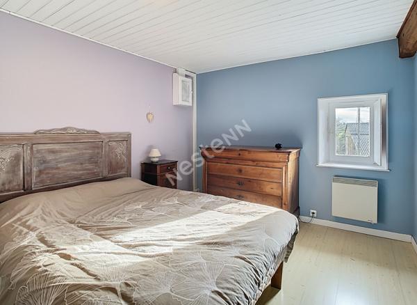 Venez découvrir sans plus tarder cette charmante maison idéalement située à proximité immédiate du bourg, à seulement 7 minutes de l'axe Nantes?Cholet et 15 minutes de Clisson.