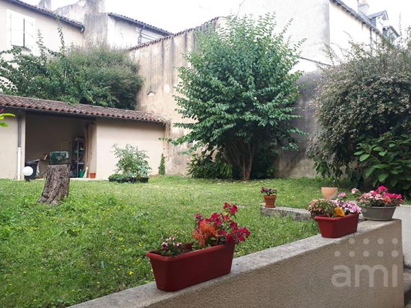 TYPE II  avec JARDIN et PARKING - CENTRE VILLE POITIERS