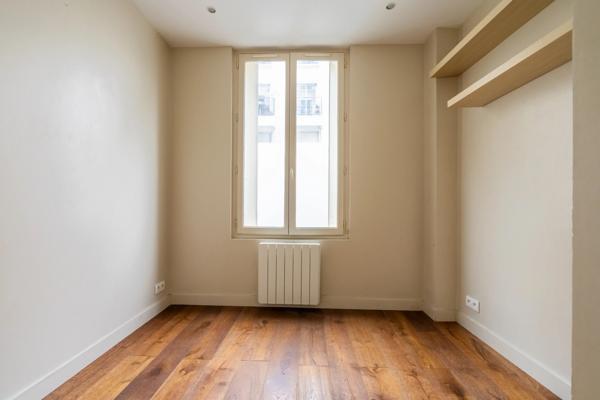 Appartement
         3 pièces
        - 39 m² Exclusivité 299 000 € *