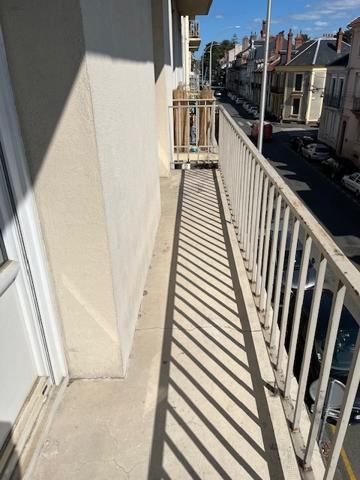 Vente
                Appartement75 m² - 4 Pièces -
                    TARBES (65000)
