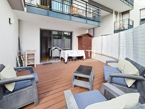 Appartement deux pièces à vendre avec terrasse et parking