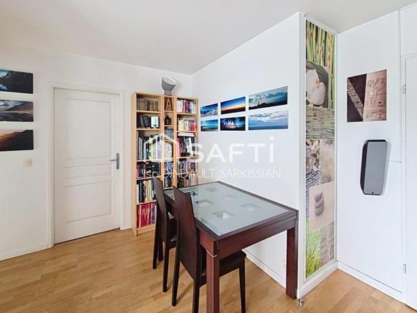 Appartement deux pièces à vendre avec terrasse et parking
