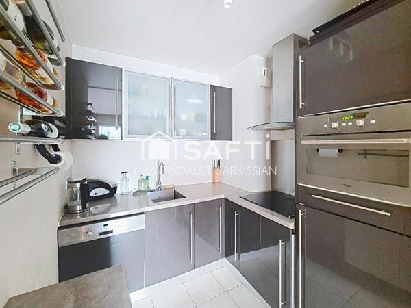 Appartement deux pièces à vendre avec terrasse et parking