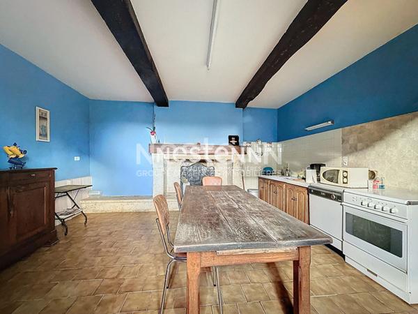 A vendre Maison Bars 6 pièces 162 m2 sur un terrain clôturé de 2382m2