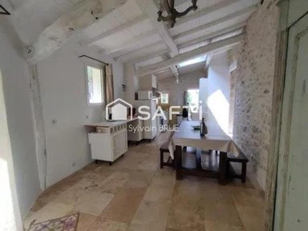 Maison en pierre blanche du Quercy – Calme et authenticité