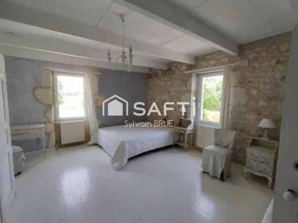 Maison en pierre blanche du Quercy – Calme et authenticité