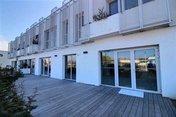 Local commercial Castelnau d'Estretefonds RN 20 RD820 1ère visibilté