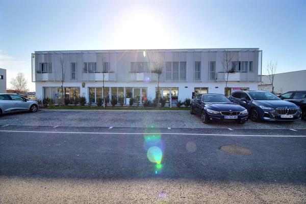Local commercial Castelnau d'Estretefonds RN 20 RD820 1ère visibilté