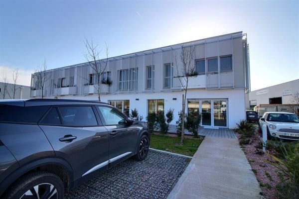 Local commercial Castelnau d'Estretefonds RN 20 RD820 1ère visibilté