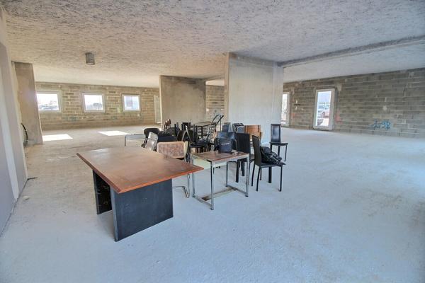 Local commercial Castelnau d'Estretefonds RN 20 RD820 1ère visibilté