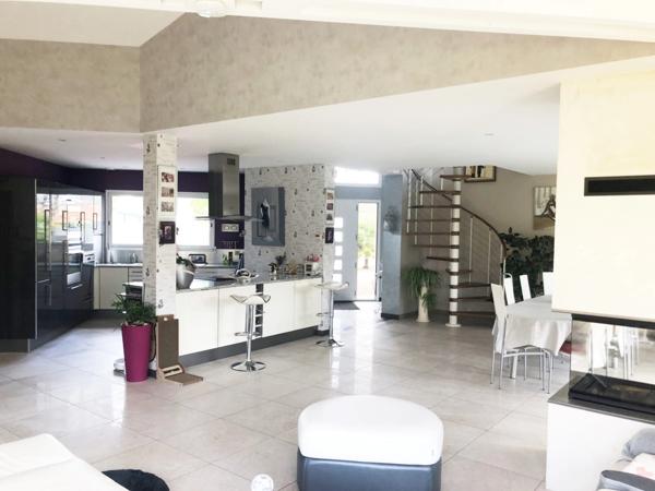 Maison d'architecte 178 m² 4 chambres LA LIMOUZINIERE (44)