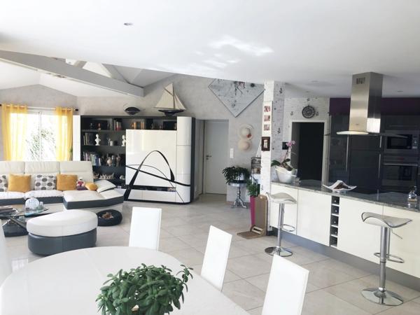 Maison d'architecte 178 m² 4 chambres LA LIMOUZINIERE (44)