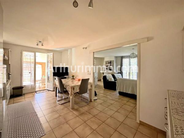 Vente                                                      Maison
                        
                     5 pièces                      142 m2                     à Sauvian