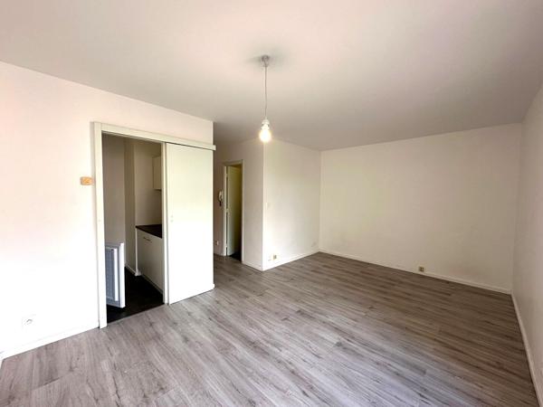 Studio à Carcassonne avec ascenseur dans immeuble bien entretenu proche des commerces et du centre