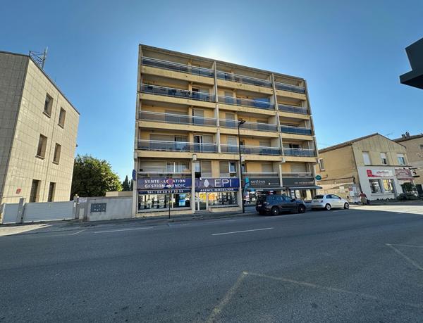 Studio à Carcassonne avec ascenseur dans immeuble bien entretenu proche des commerces et du centre