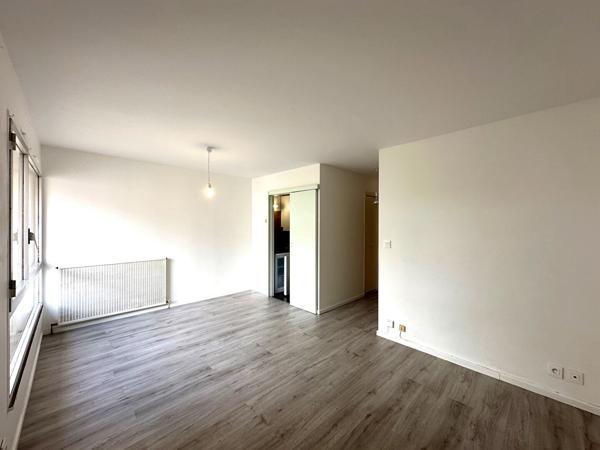 Studio à Carcassonne avec ascenseur dans immeuble bien entretenu proche des commerces et du centre