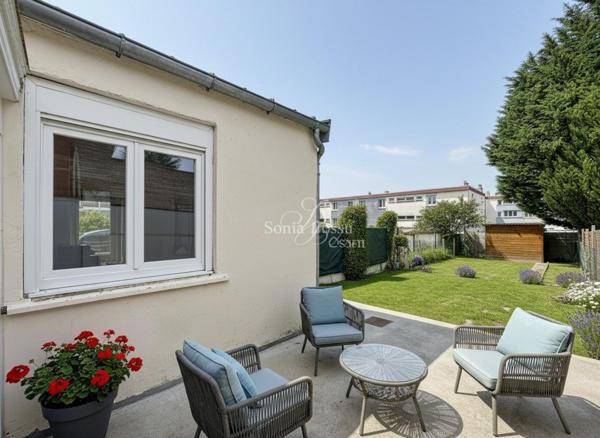 MAISON PLAIN PIED 2 CHAMBRES + PETIT GARAGE + JARDIN