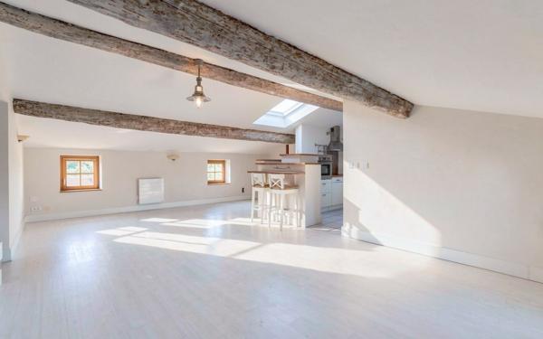 Appartement à vendre    3 pièces • 59 m2 Albigny-sur-Saône
