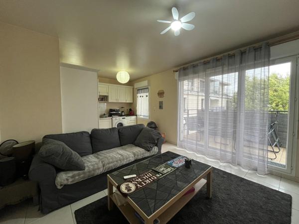 Location                                                      Appartement
                        
                     2 pièces                      44 m2                     à Le Coudray