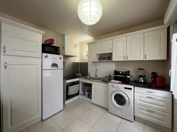 Location                                                      Appartement
                        
                     2 pièces                      44 m2                     à Le Coudray