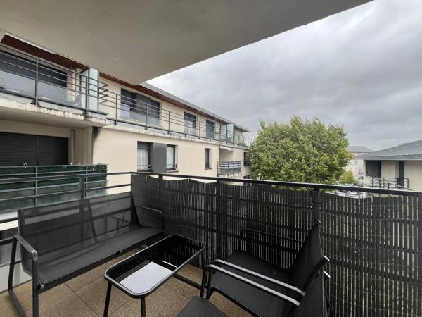 Location                                                      Appartement
                        
                     2 pièces                      44 m2                     à Le Coudray