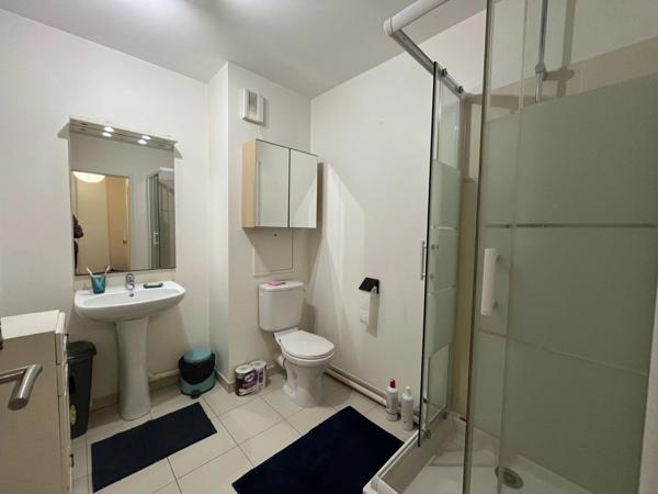 Location                                                      Appartement
                        
                     2 pièces                      44 m2                     à Le Coudray