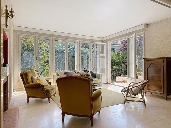 A vendre quartier prisé (Beausoleil Haut) Montauban 82 maison d'architecte 4 chambres 1 bureau garage jardin arboré